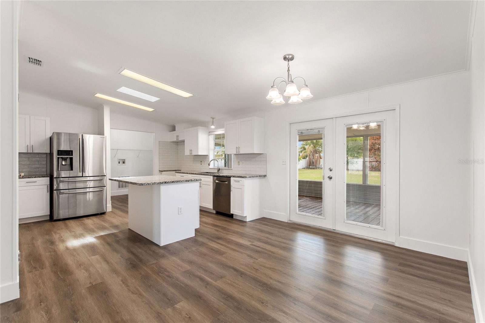 Image 5 of 45 For 486 Lindsey Drive