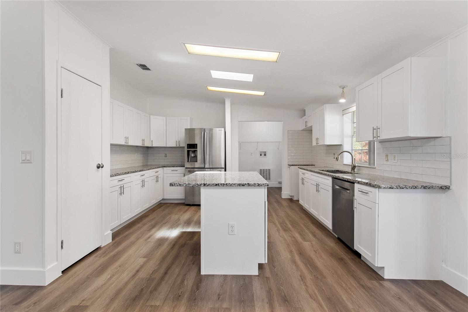 Image 7 of 45 For 486 Lindsey Drive