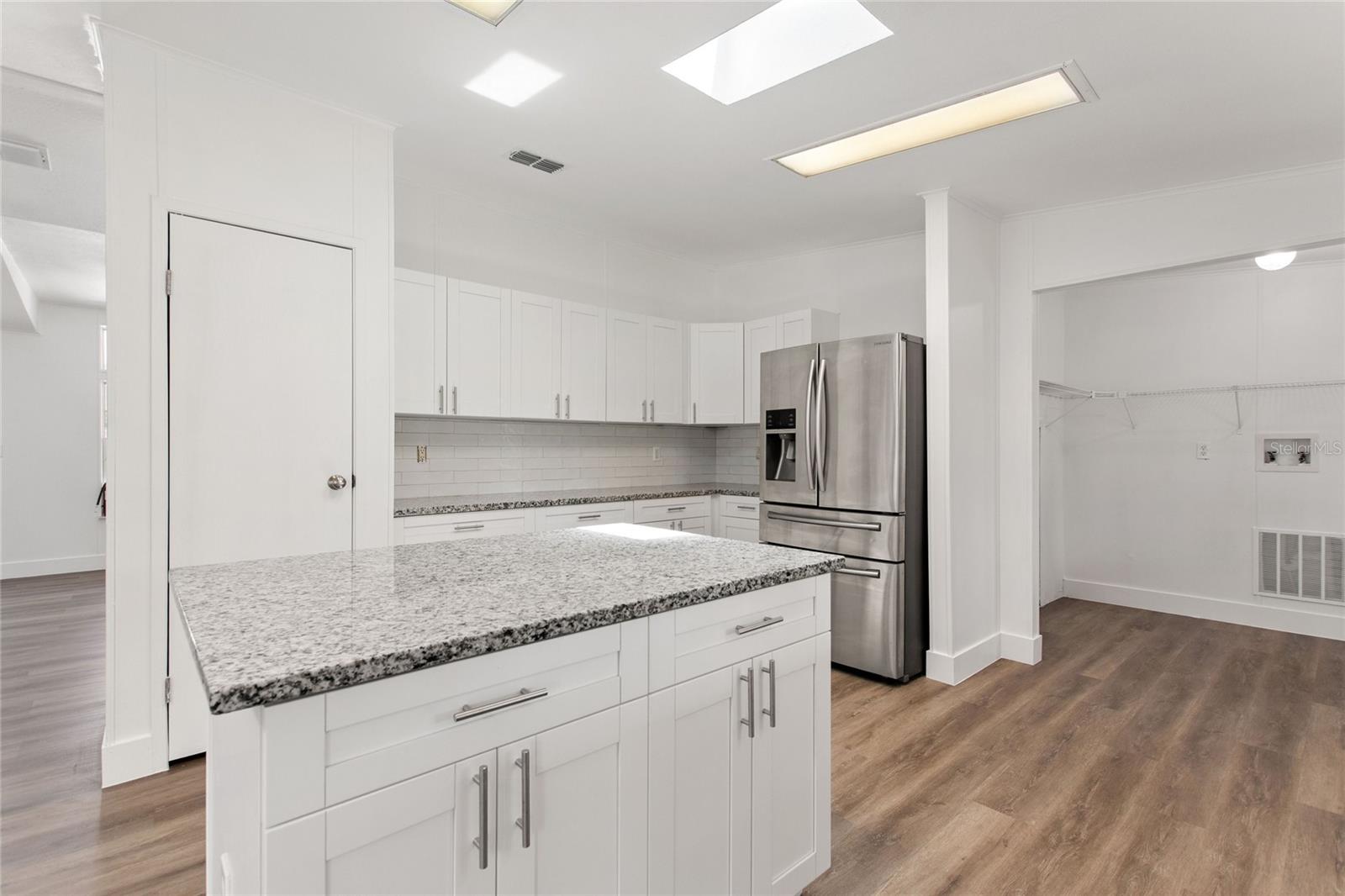 Image 8 of 45 For 486 Lindsey Drive