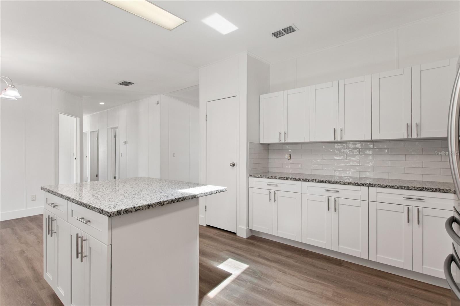 Image 9 of 45 For 486 Lindsey Drive