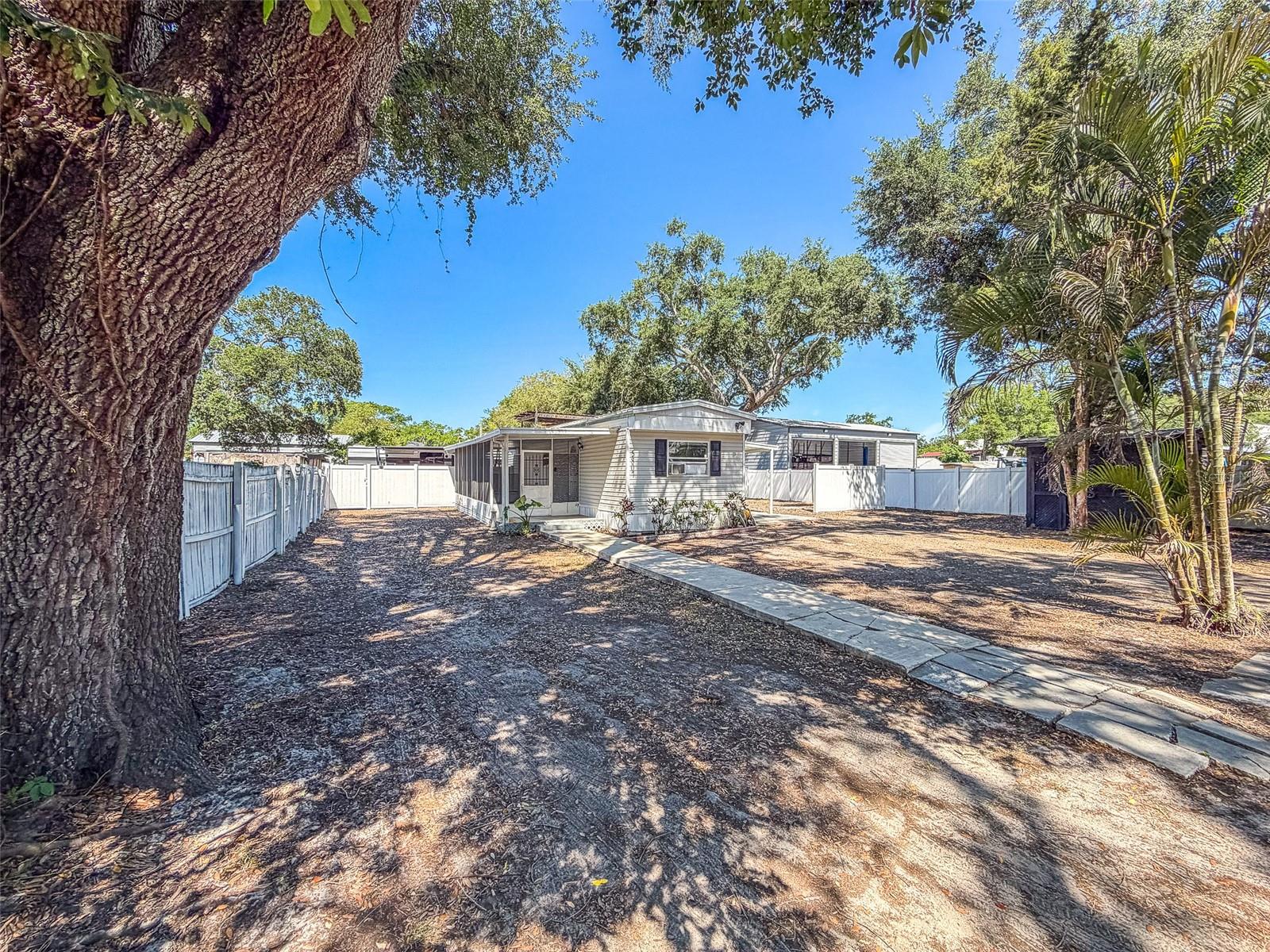 Image 4 of 26 For 5807 Barry Lane