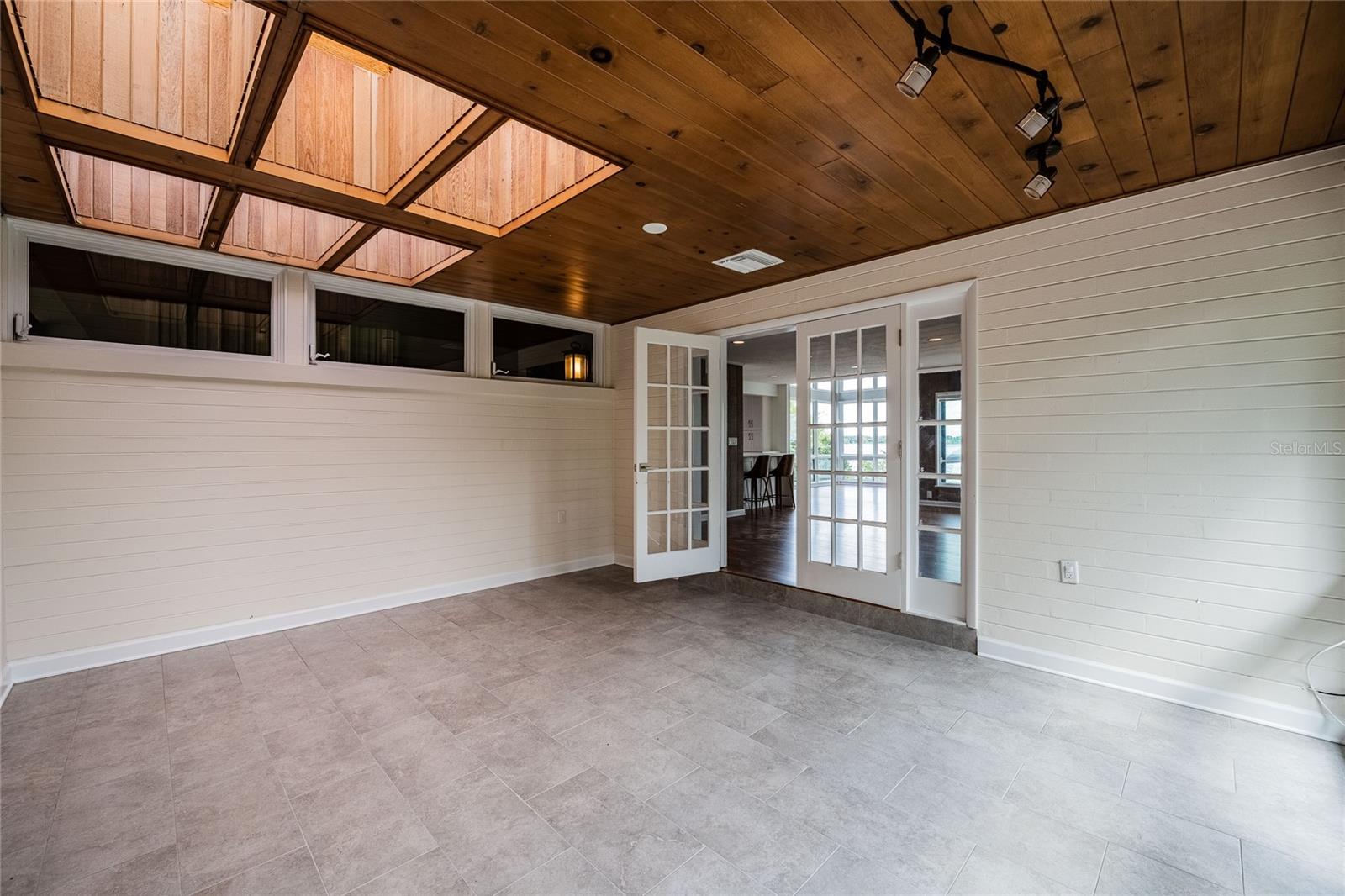 Image 12 of 80 For 7 Lake Hollingsworth Drive