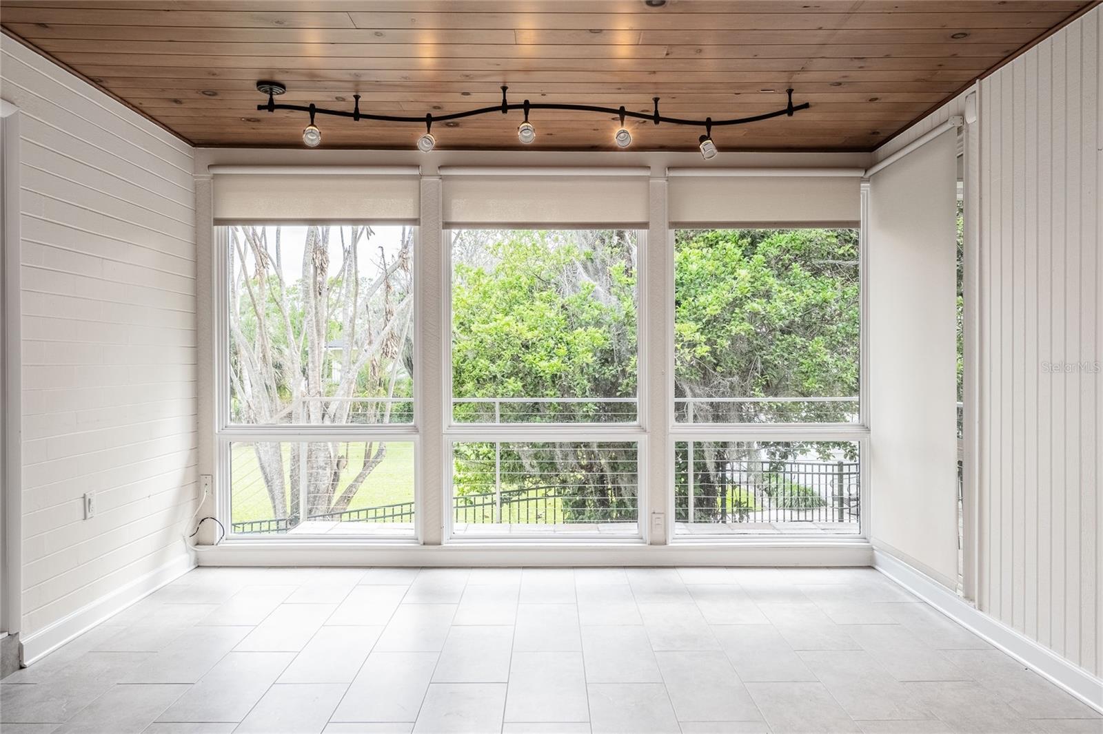 Image 13 of 80 For 7 Lake Hollingsworth Drive
