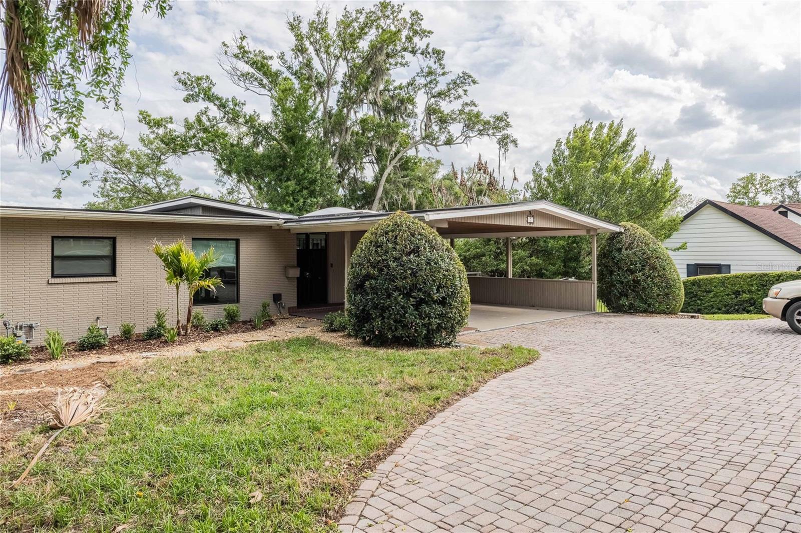 Image 2 of 80 For 7 Lake Hollingsworth Drive