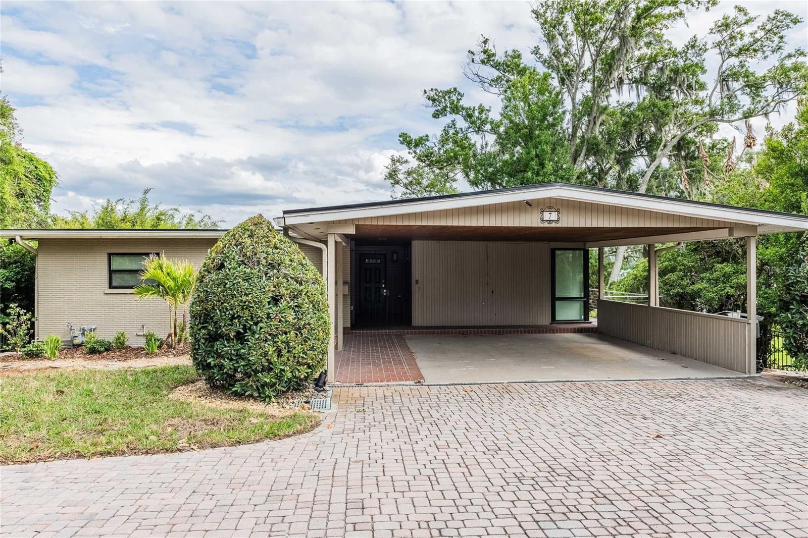 Image 3 of 80 For 7 Lake Hollingsworth Drive