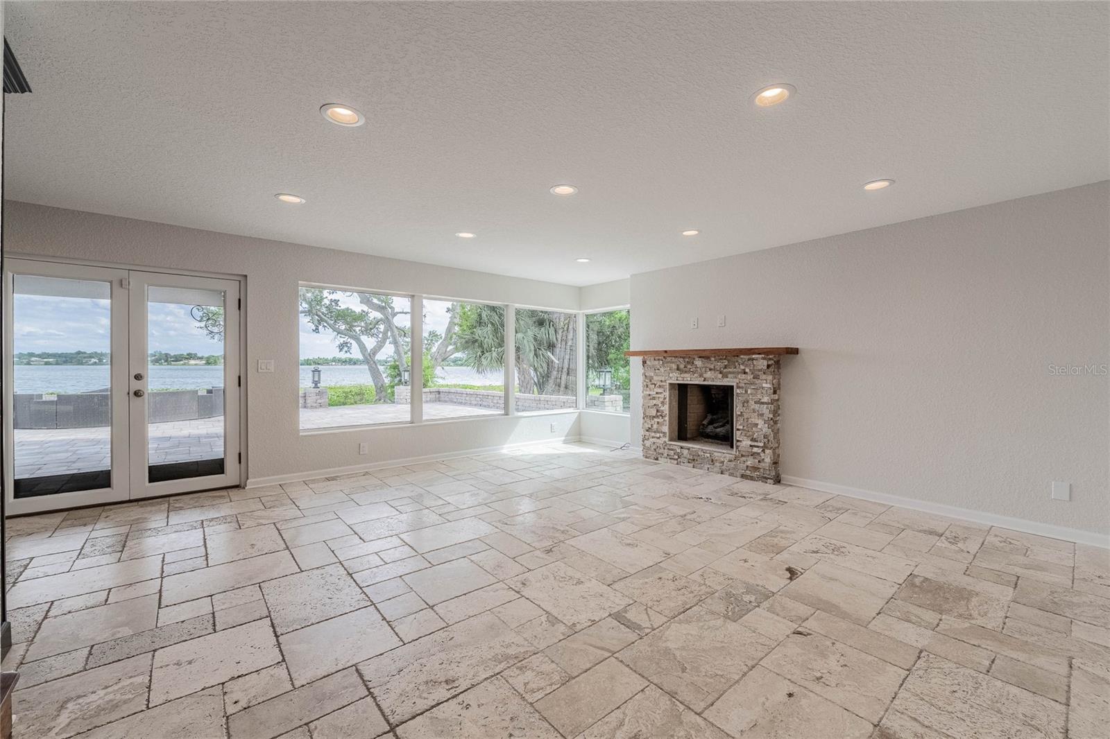 Image 40 of 80 For 7 Lake Hollingsworth Drive