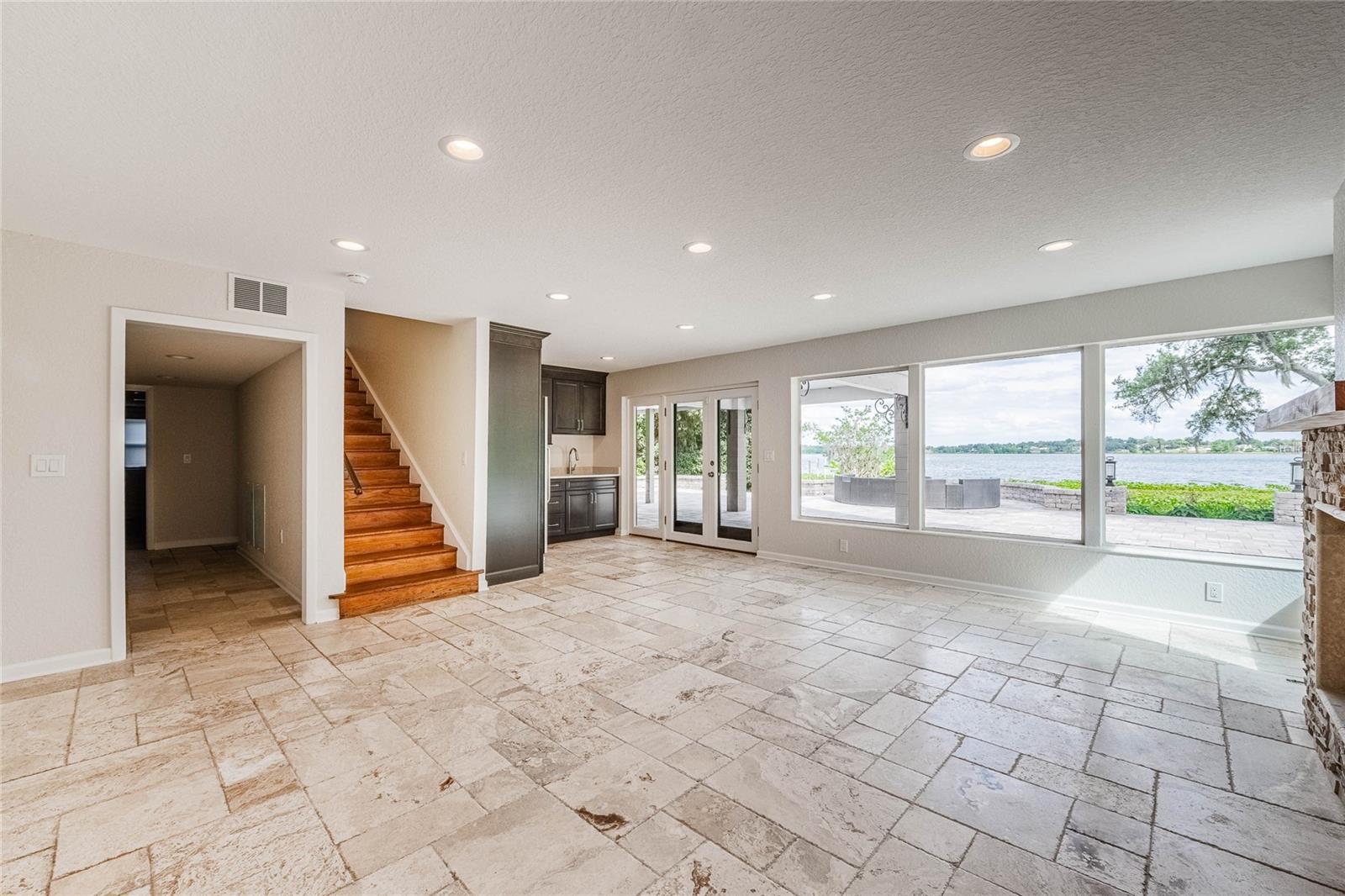 Image 43 of 80 For 7 Lake Hollingsworth Drive