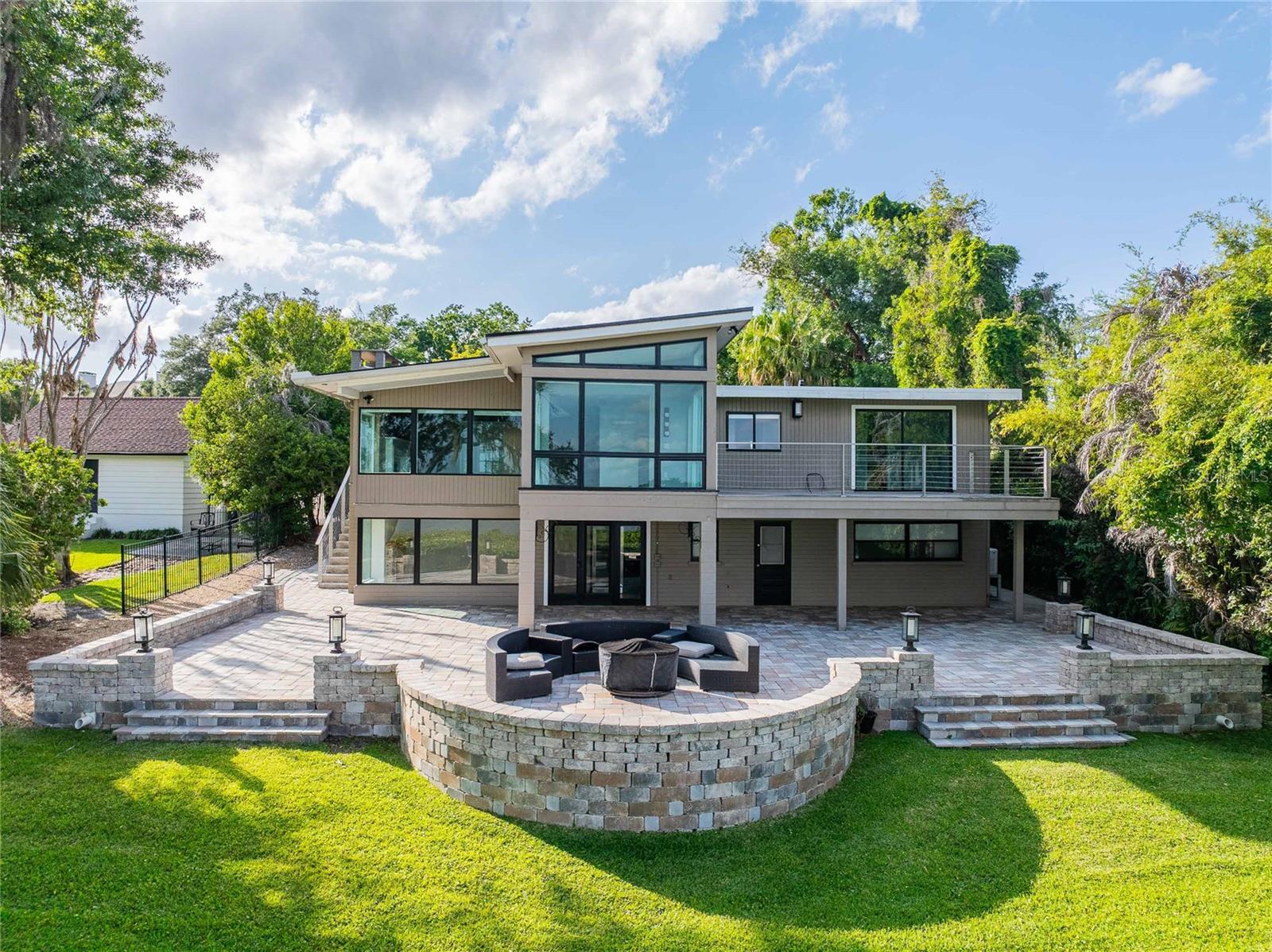 Image 5 of 80 For 7 Lake Hollingsworth Drive