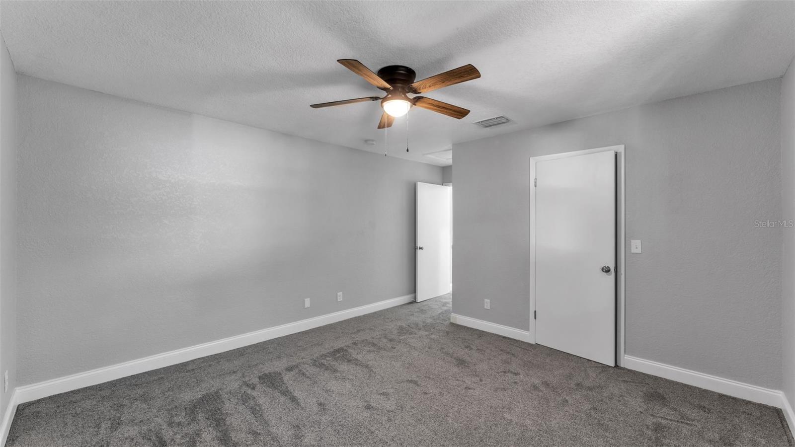 Image 32 of 39 For 728 Belmar Street