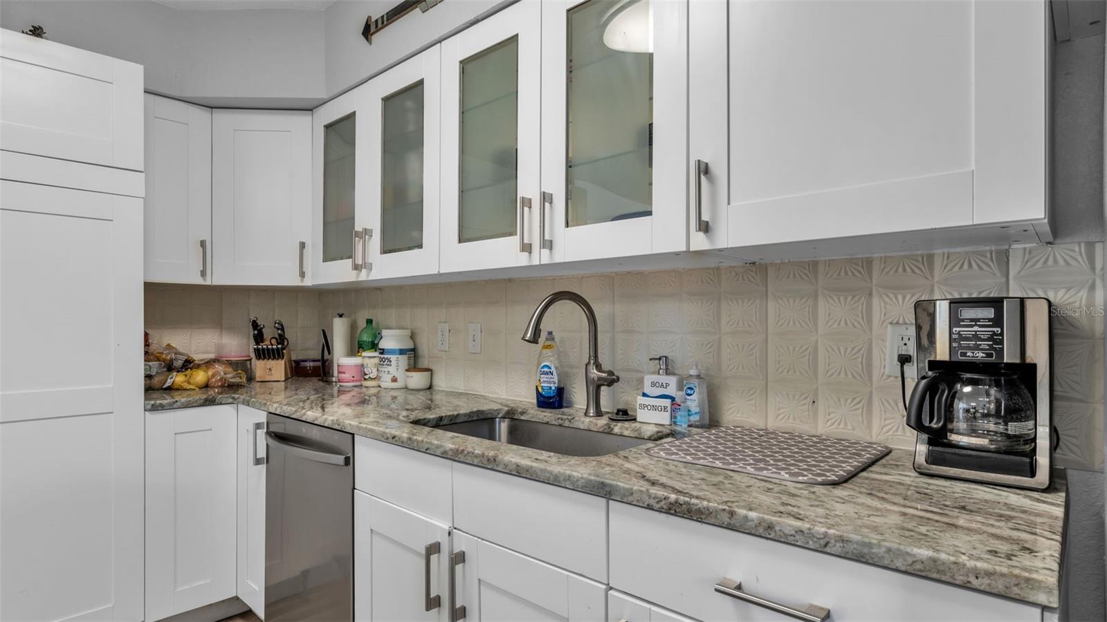 Image 9 of 39 For 728 Belmar Street
