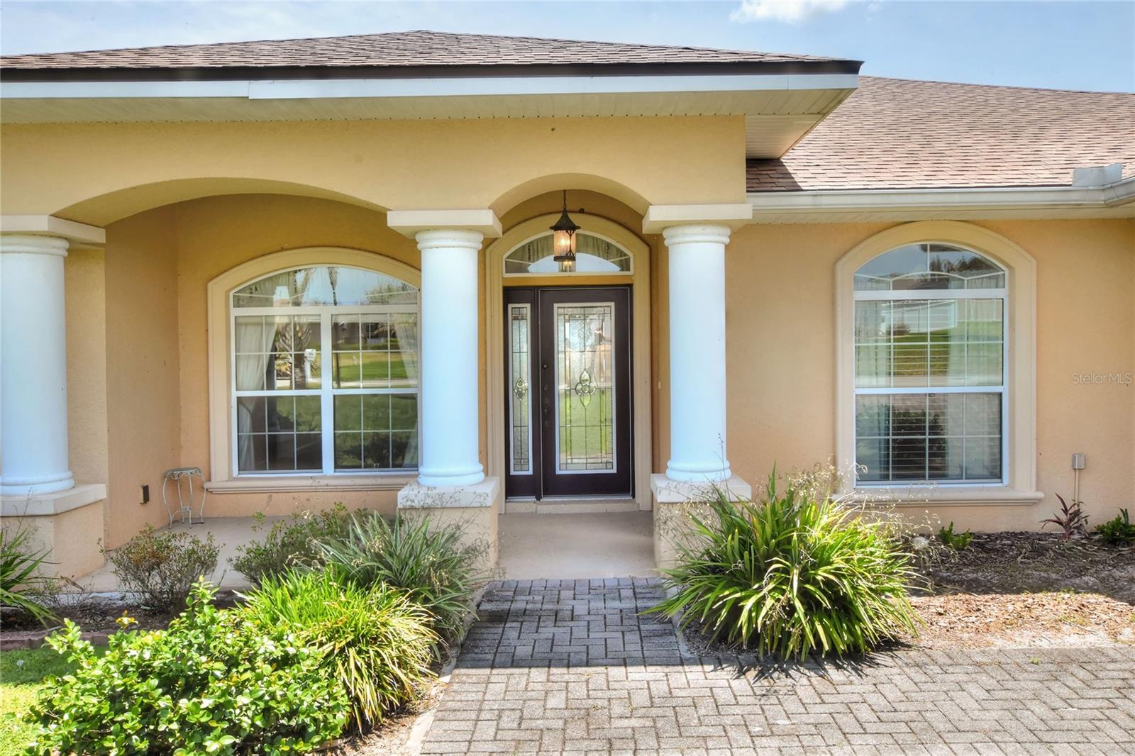 Listing photo id 12 for 761 Country Walk Cove