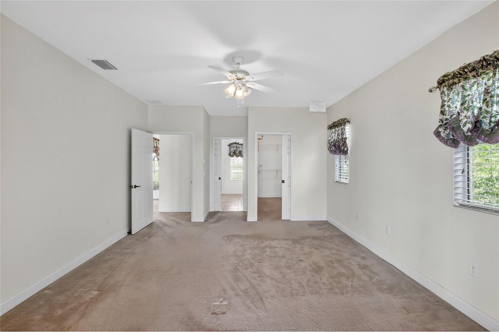 Listing photo id 17 for 761 Country Walk Cove
