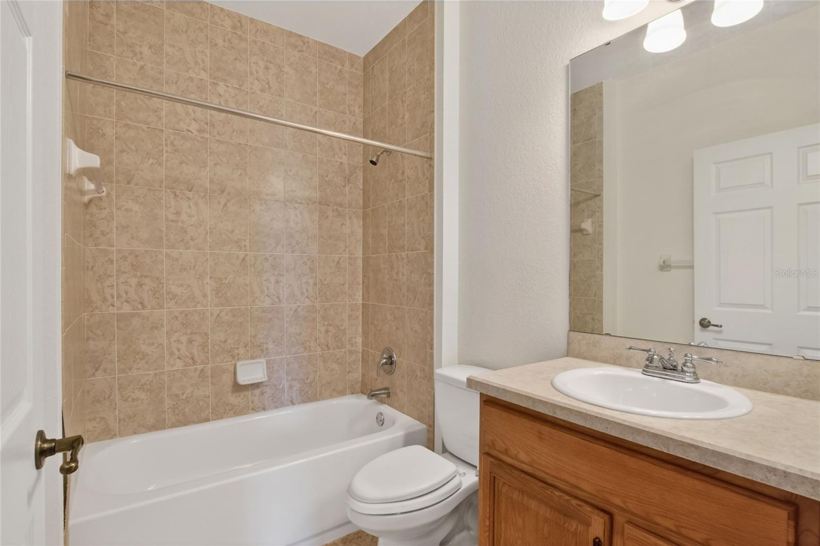 Listing photo id 26 for 761 Country Walk Cove