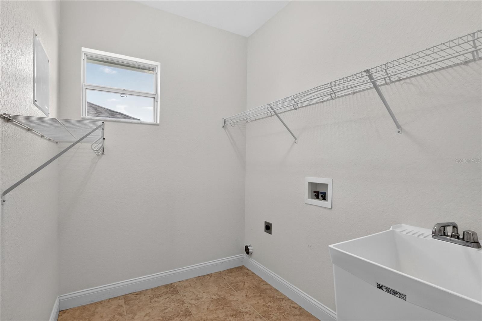 Listing photo id 27 for 761 Country Walk Cove