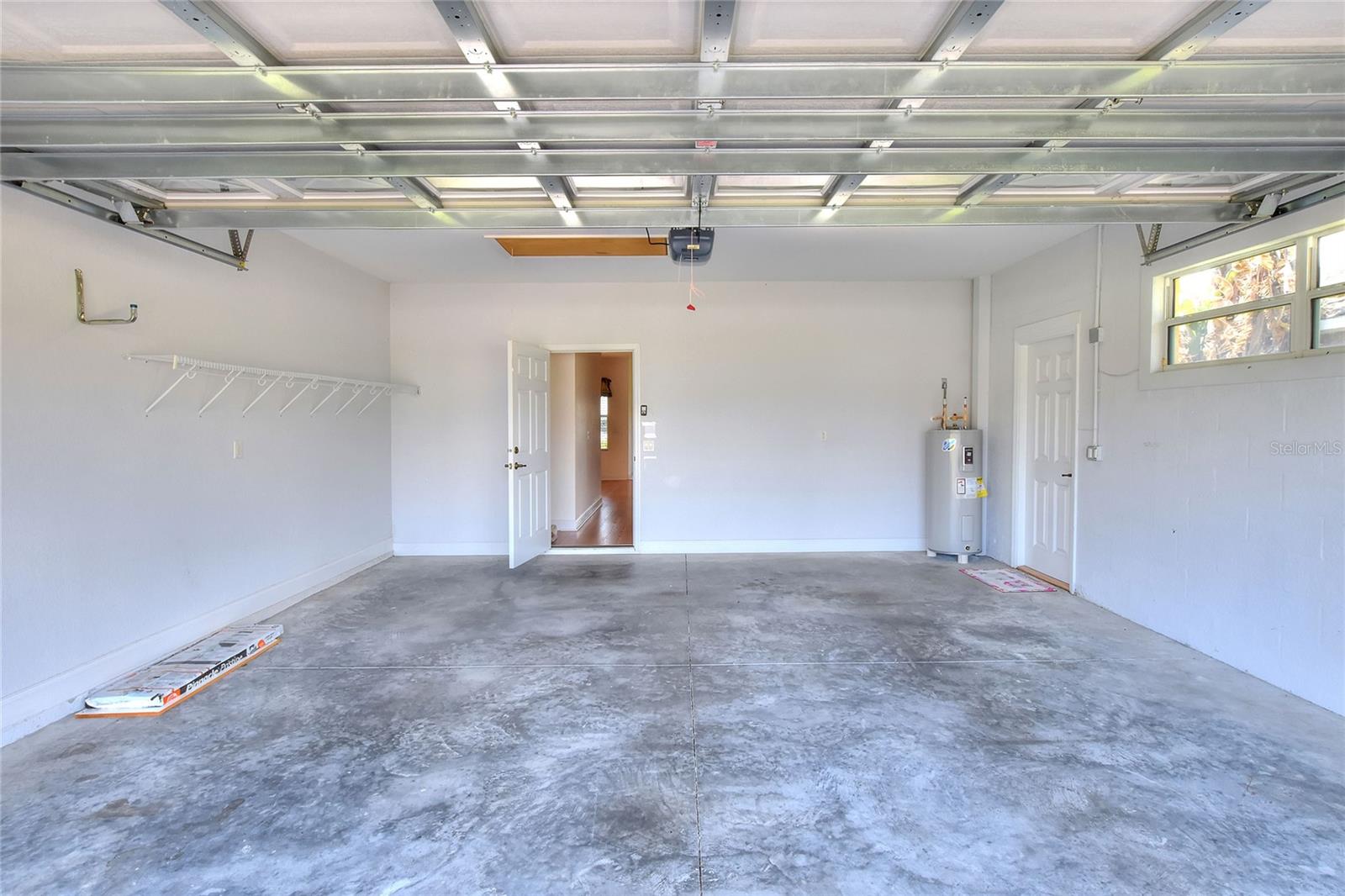 Listing photo id 28 for 761 Country Walk Cove