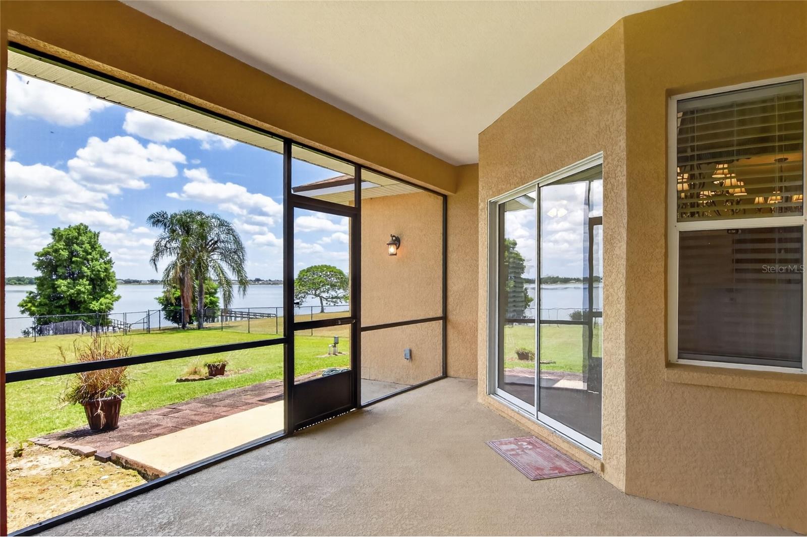 Listing photo id 31 for 761 Country Walk Cove