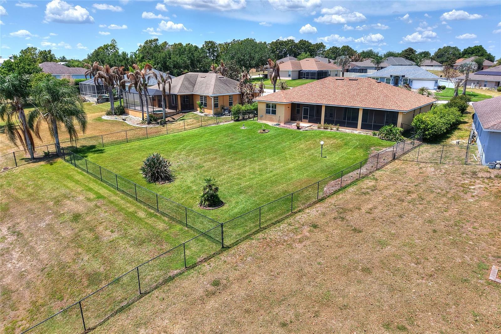 Listing photo id 32 for 761 Country Walk Cove