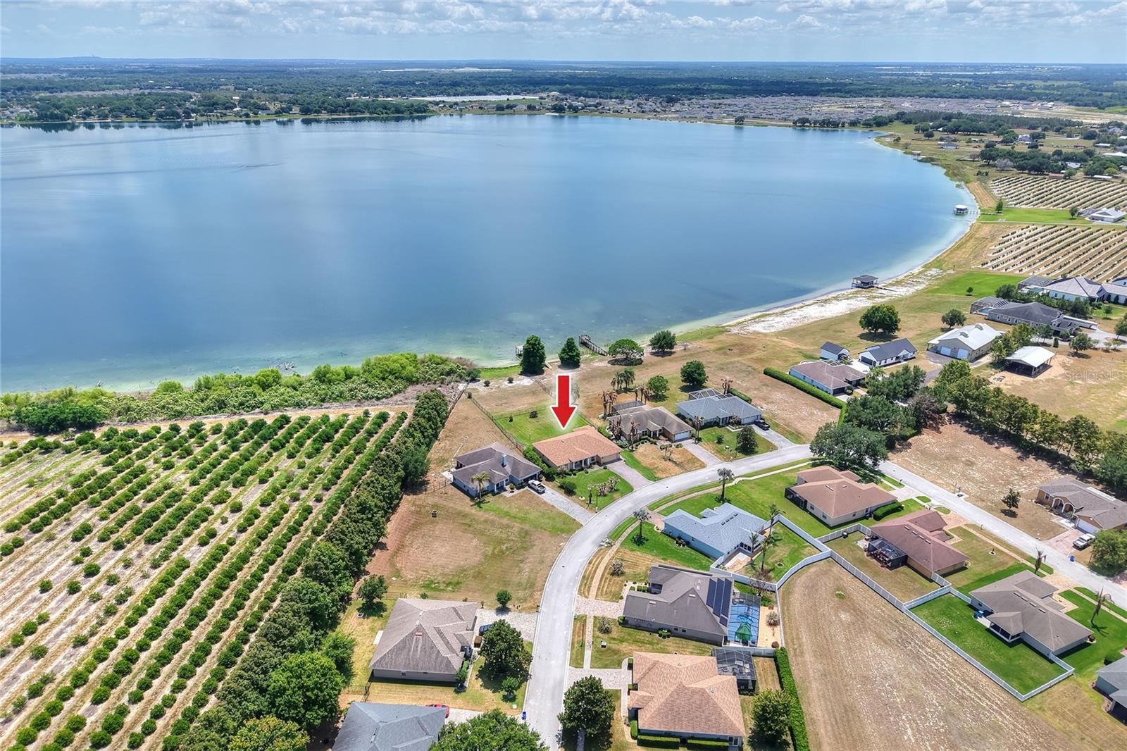 Listing photo id 34 for 761 Country Walk Cove