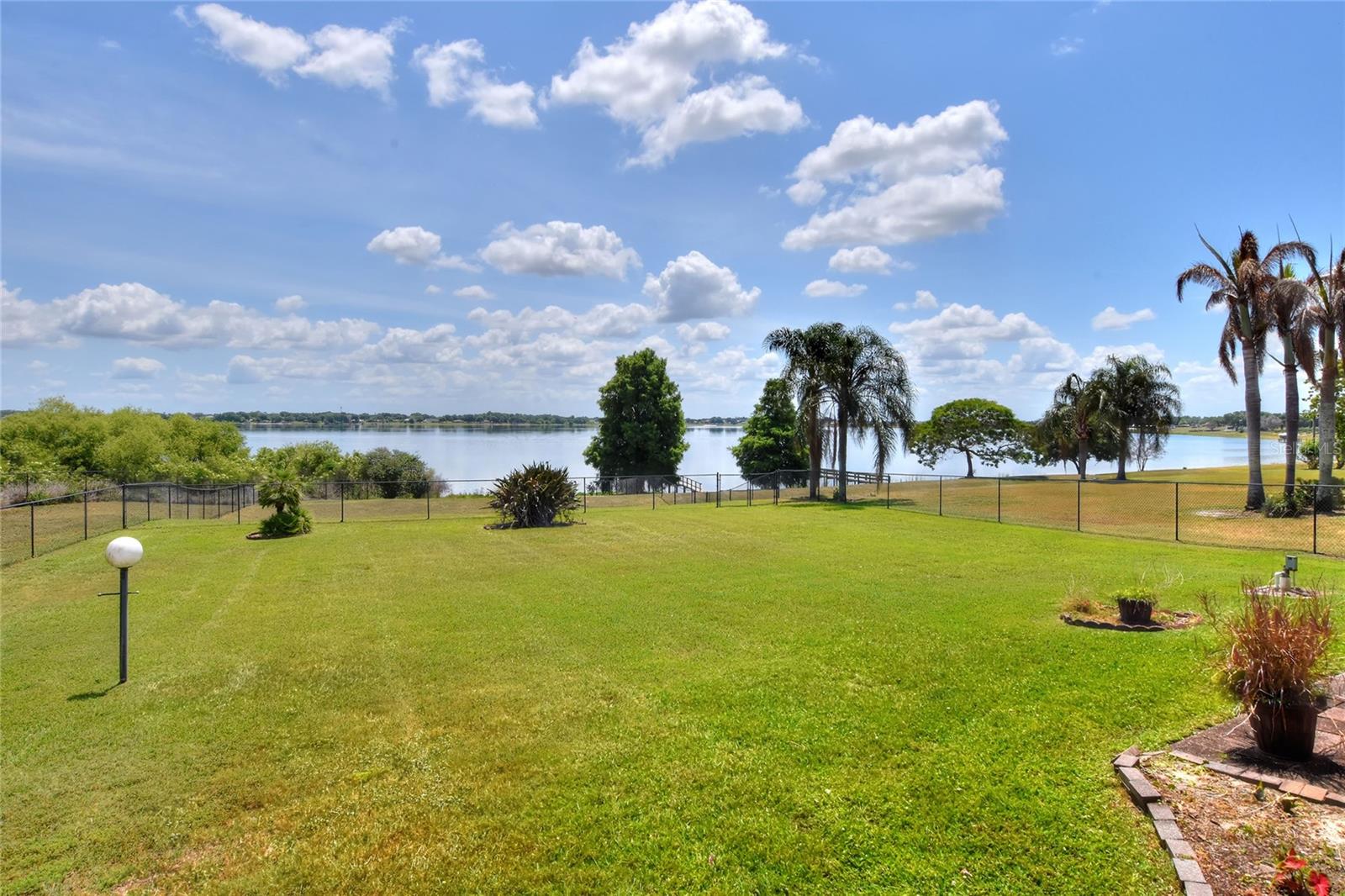 Listing photo id 39 for 761 Country Walk Cove