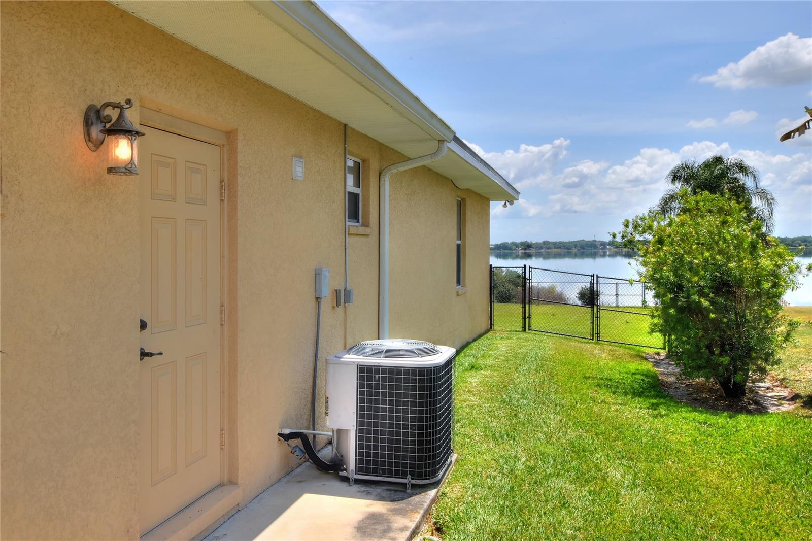 Listing photo id 41 for 761 Country Walk Cove