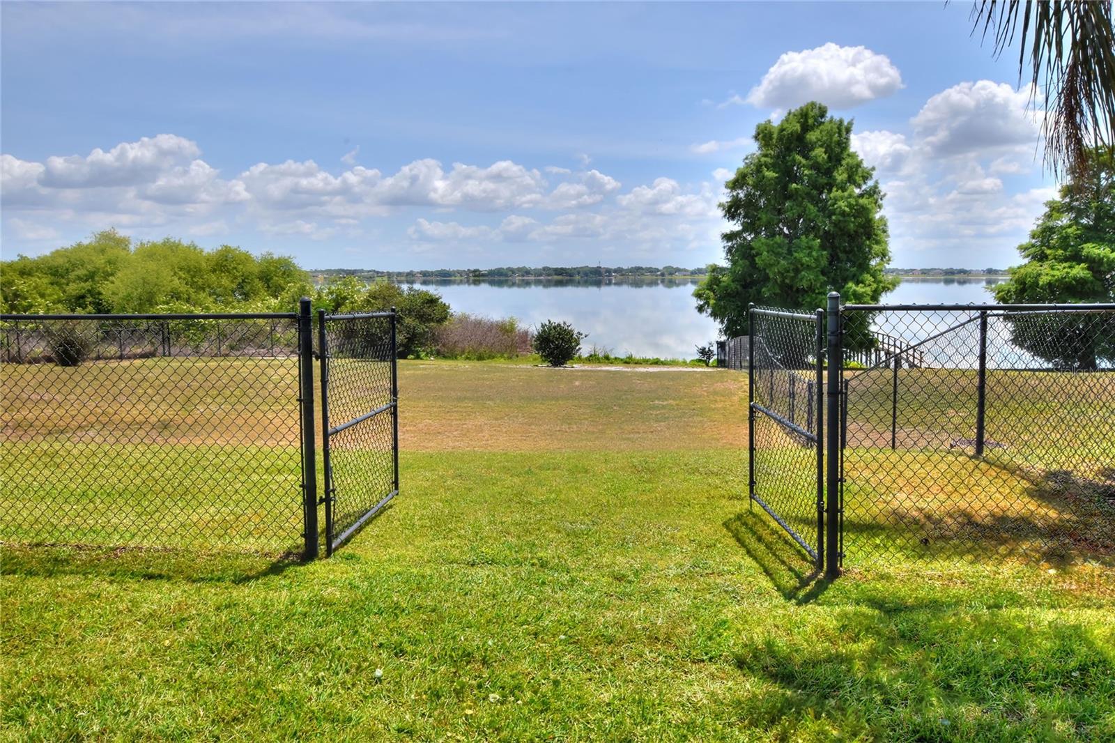 Listing photo id 43 for 761 Country Walk Cove