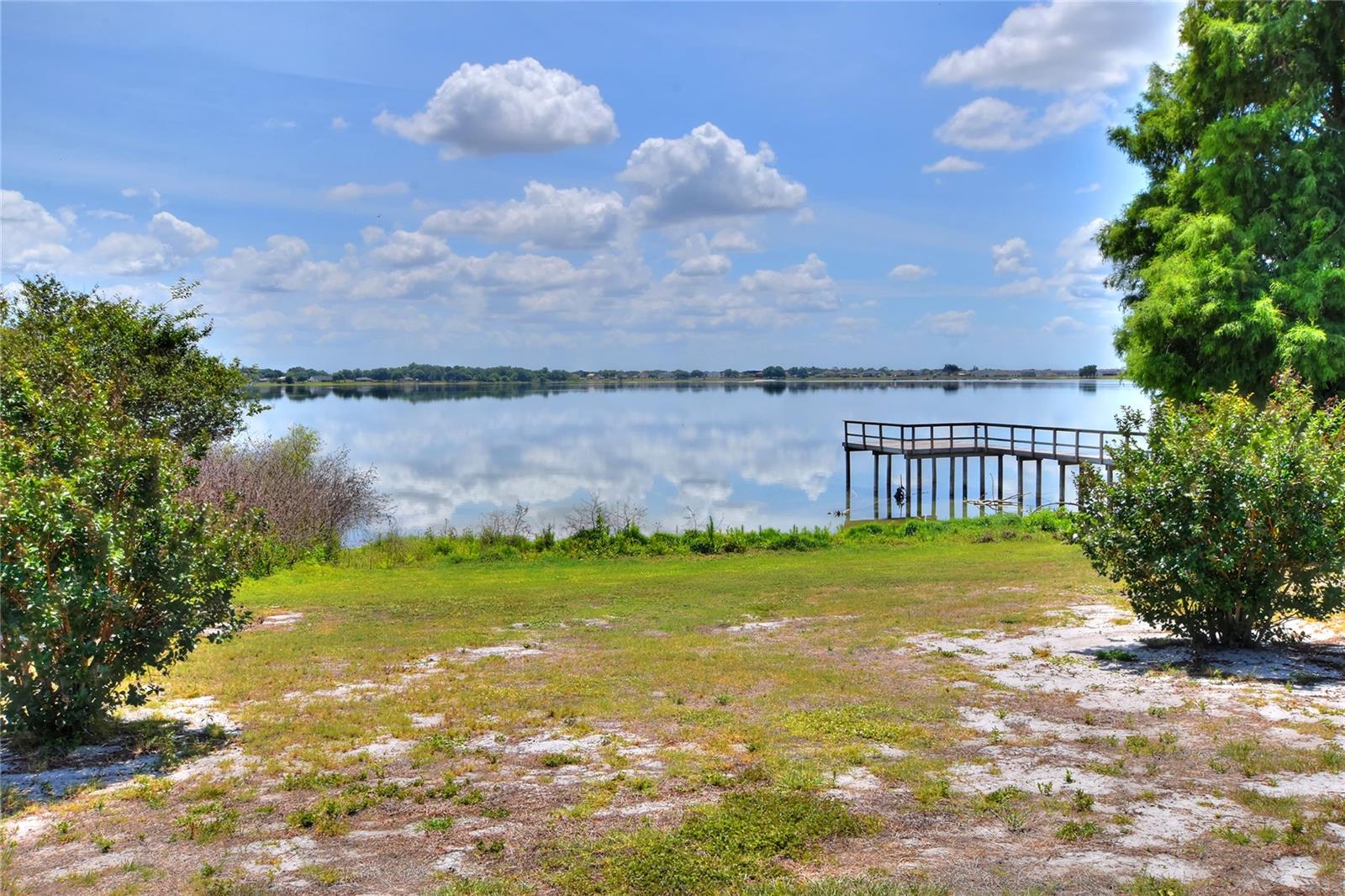 Listing photo id 47 for 761 Country Walk Cove