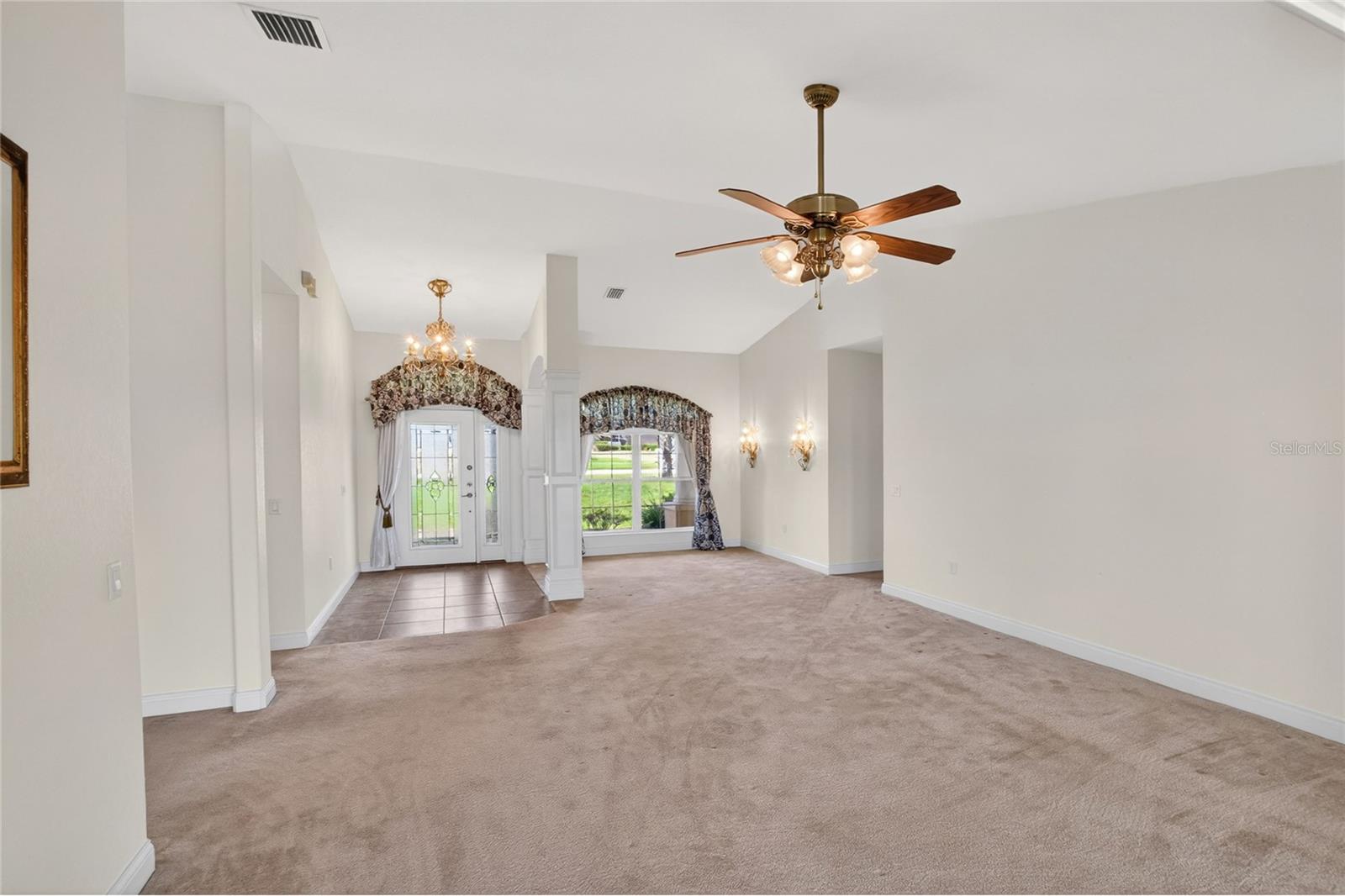 Listing photo id 3 for 761 Country Walk Cove