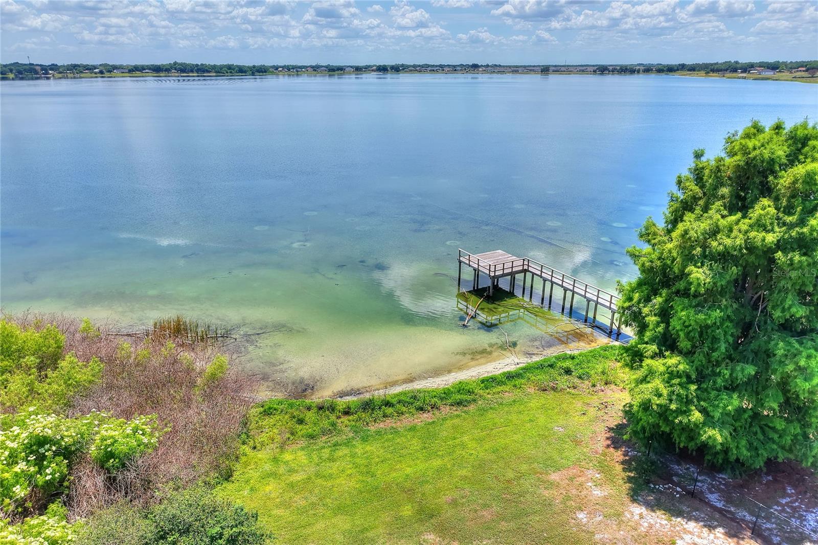 Listing photo id 48 for 761 Country Walk Cove