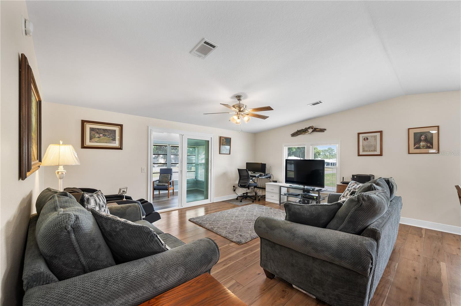 Image 6 of 22 For 1502 Longbow Drive