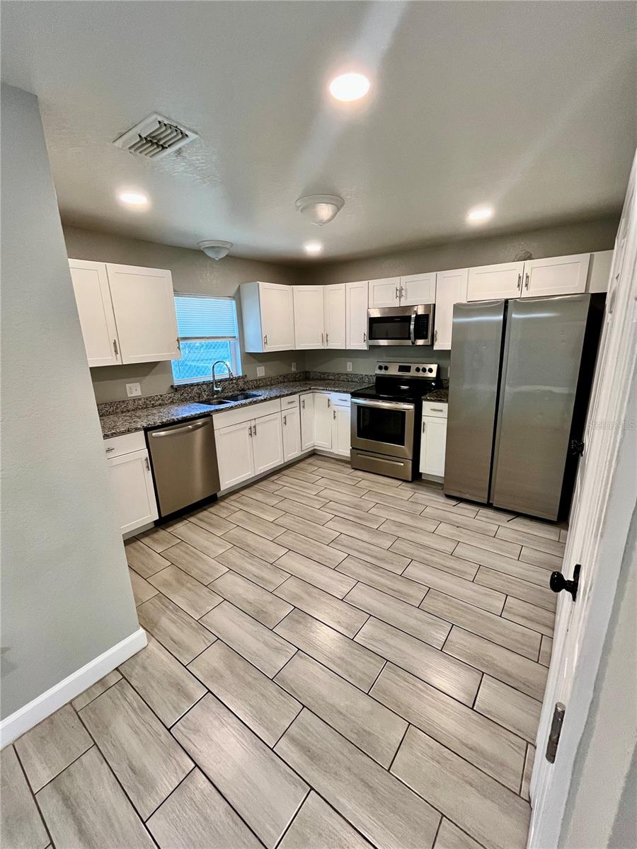 Image 6 of 15 For 1705 3rd Street Nw A