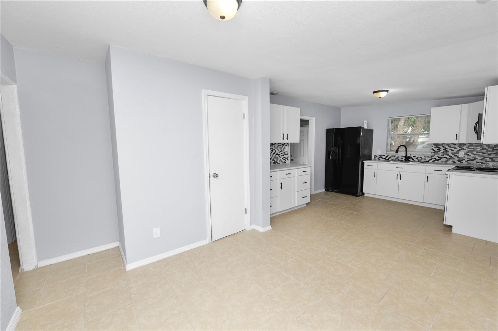 Image 11 of 42 For 114 Shelton Avenue