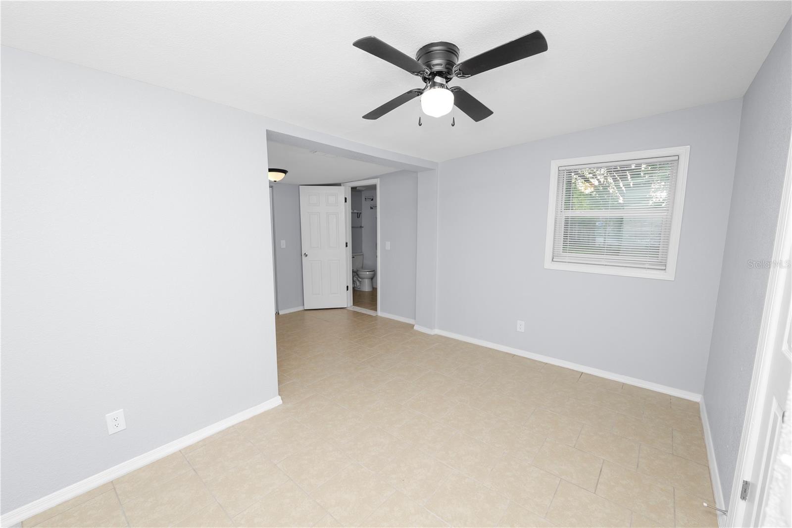 Image 19 of 42 For 114 Shelton Avenue