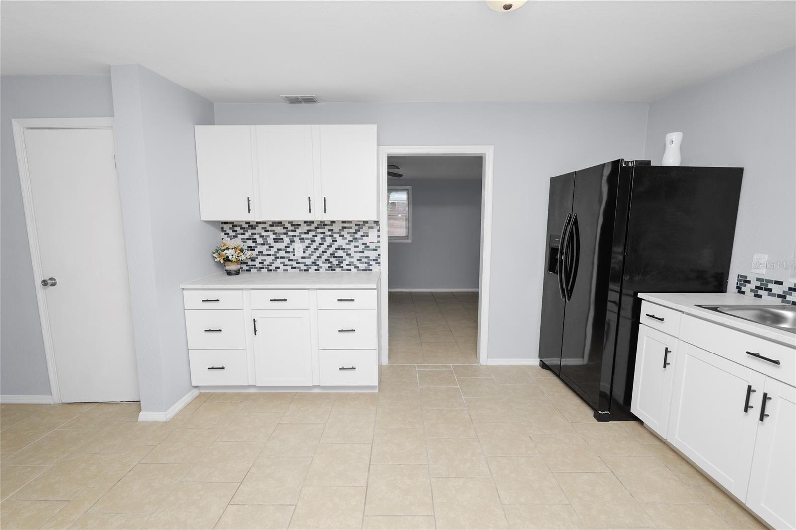 Image 7 of 42 For 114 Shelton Avenue