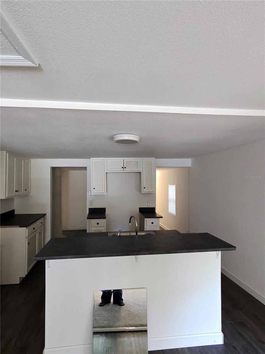 Image 3 of 14 For 411 7th Street Street