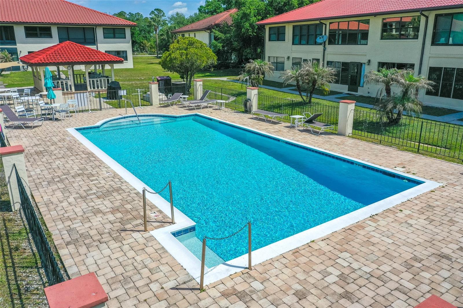 Image 20 of 26 For 3007 Granada Court 4