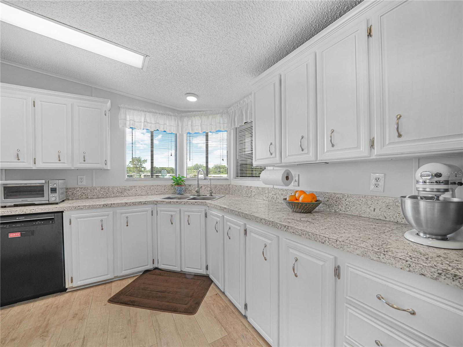 Image 11 of 32 For 4926 Deerwood Drive