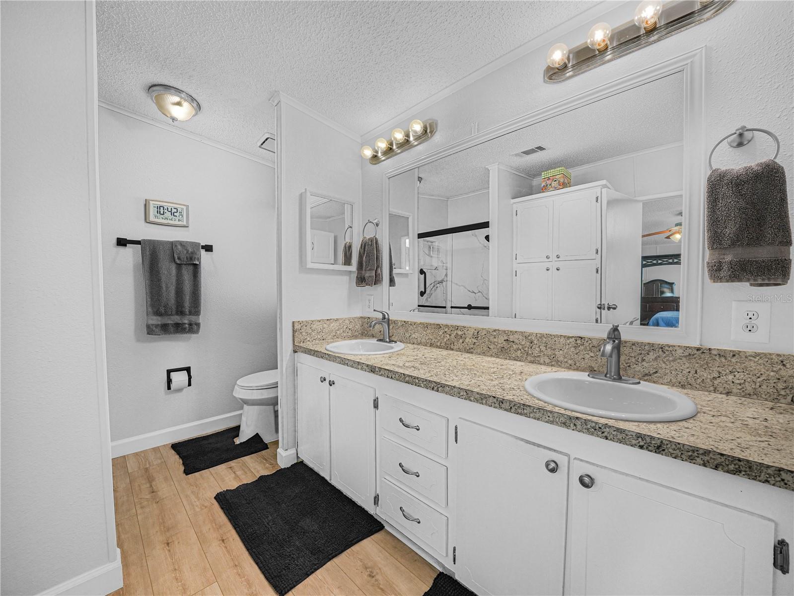 Image 15 of 32 For 4926 Deerwood Drive