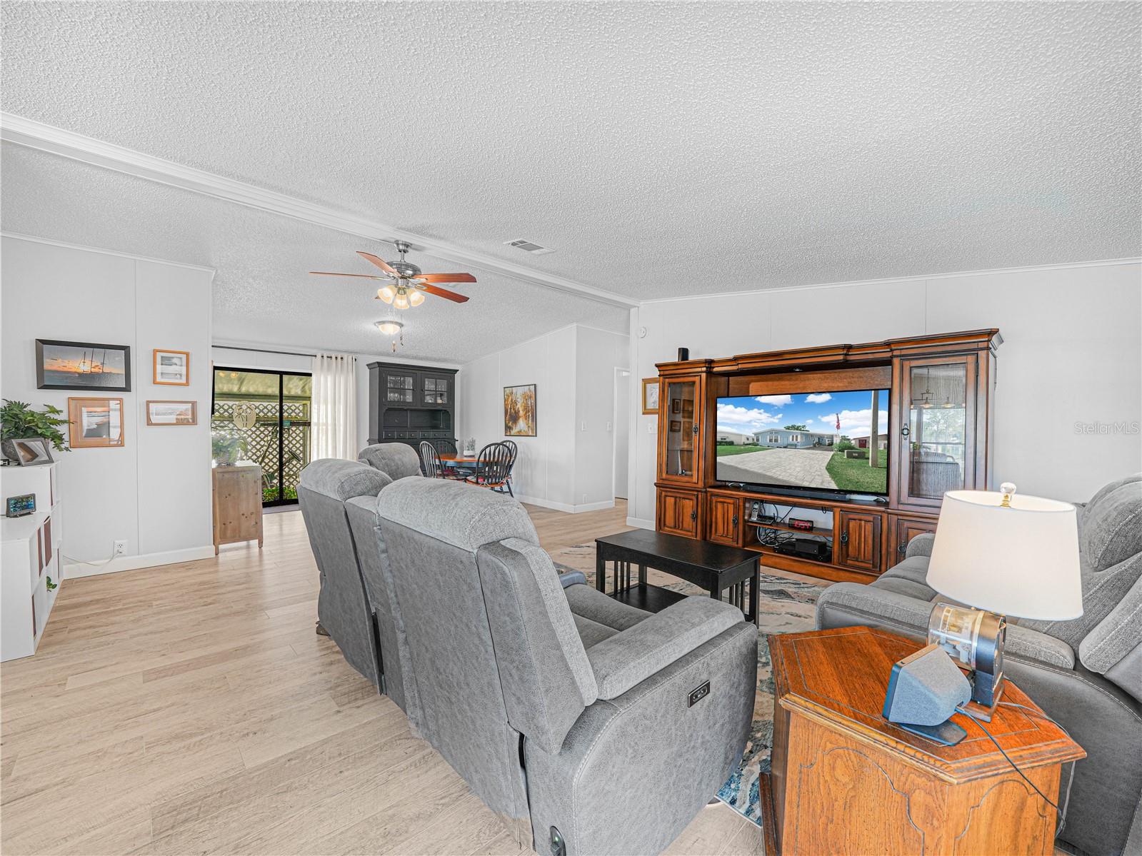 Image 4 of 32 For 4926 Deerwood Drive
