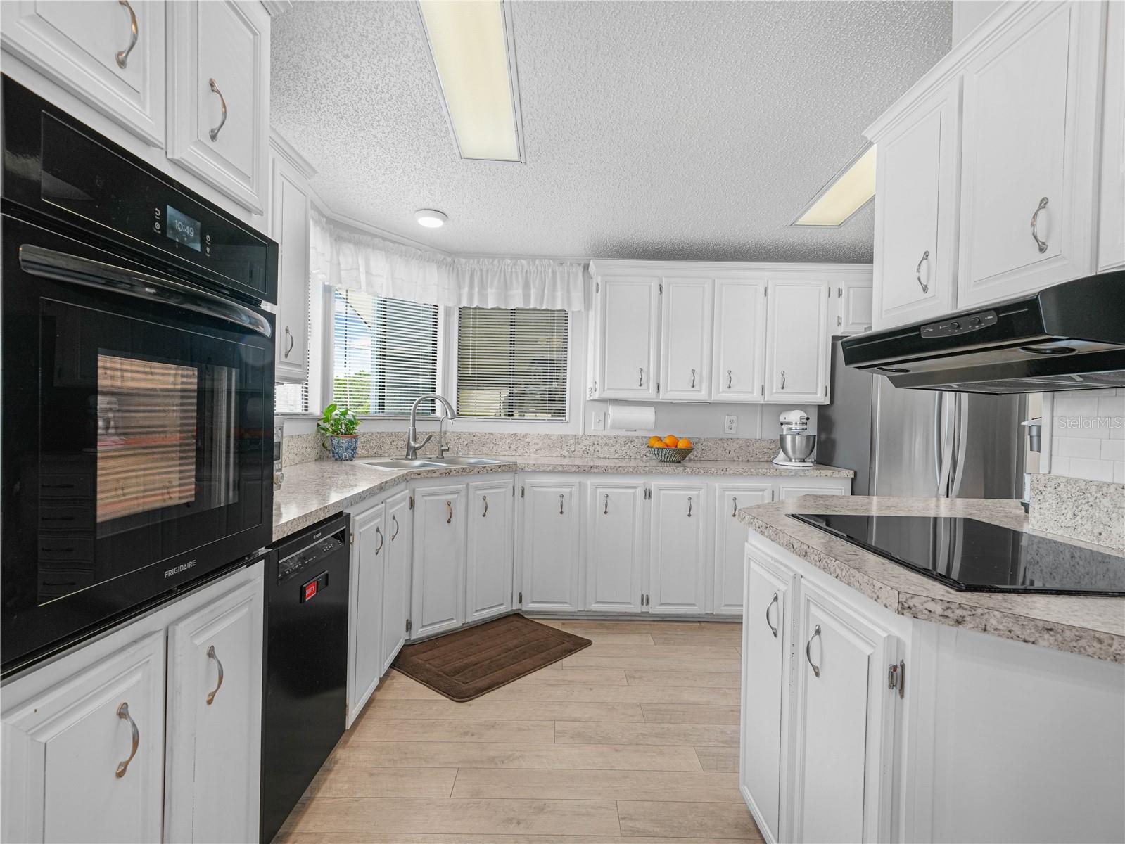 Image 9 of 32 For 4926 Deerwood Drive