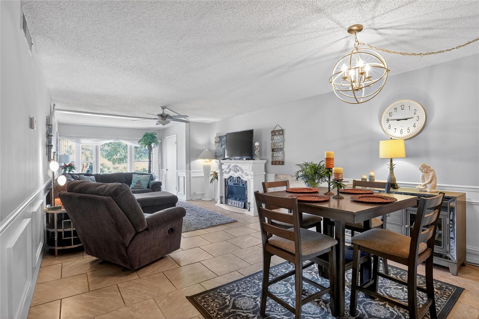Image 11 of 43 For 333 Lake Howard Drive Nw 203c
