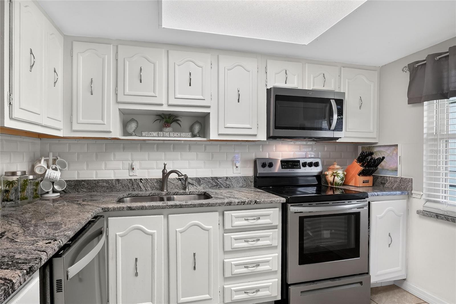 Image 14 of 43 For 333 Lake Howard Drive Nw 203c