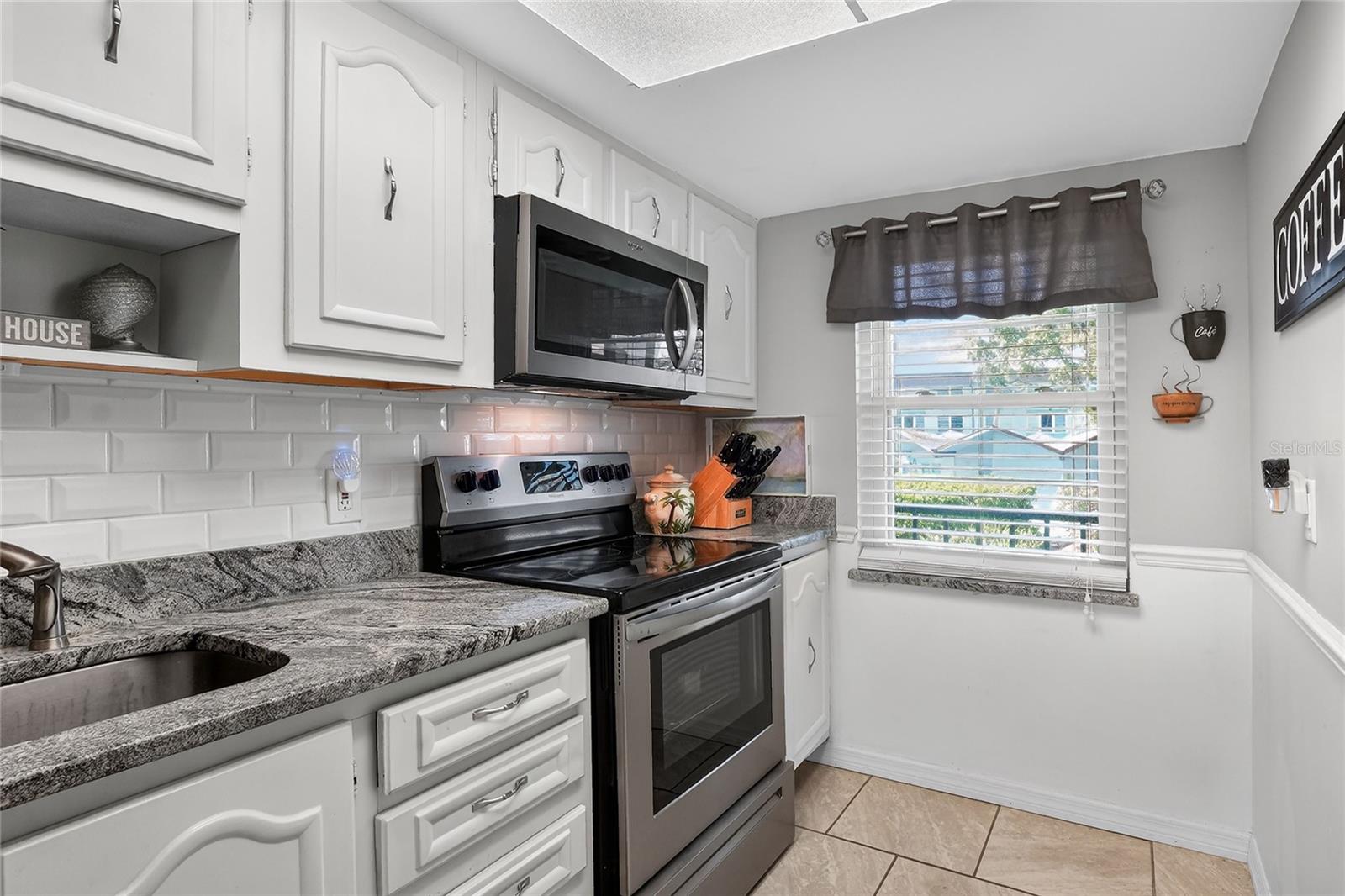 Image 16 of 43 For 333 Lake Howard Drive Nw 203c