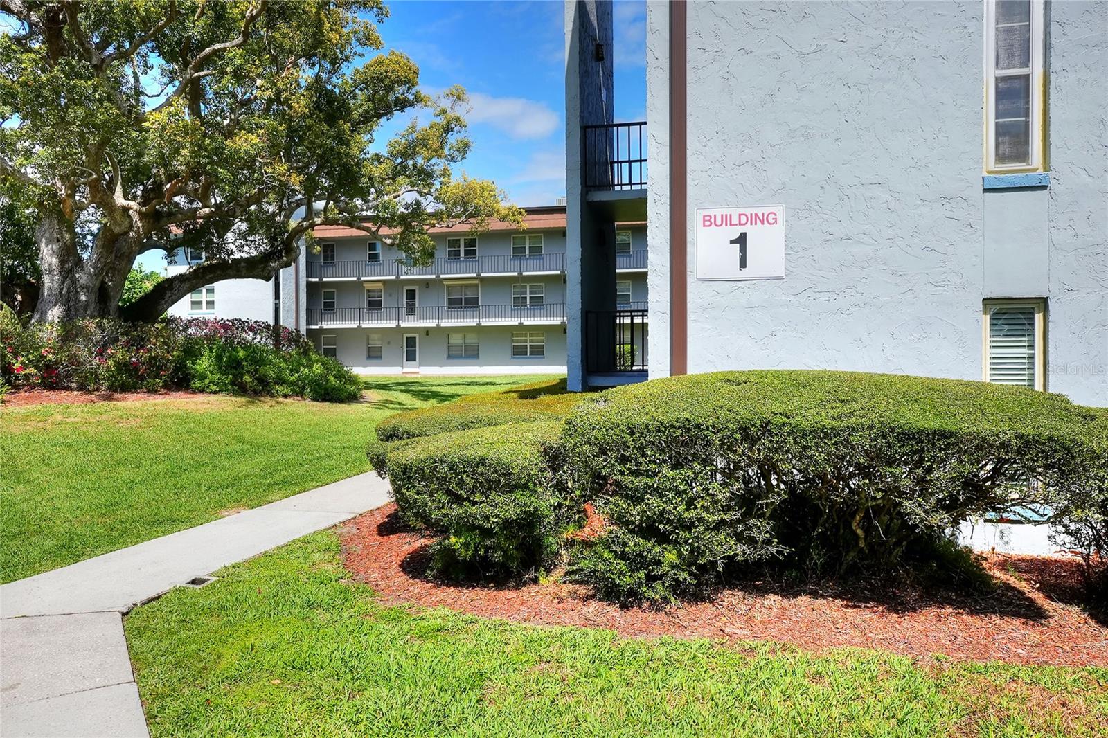 Image 4 of 43 For 333 Lake Howard Drive Nw 203c