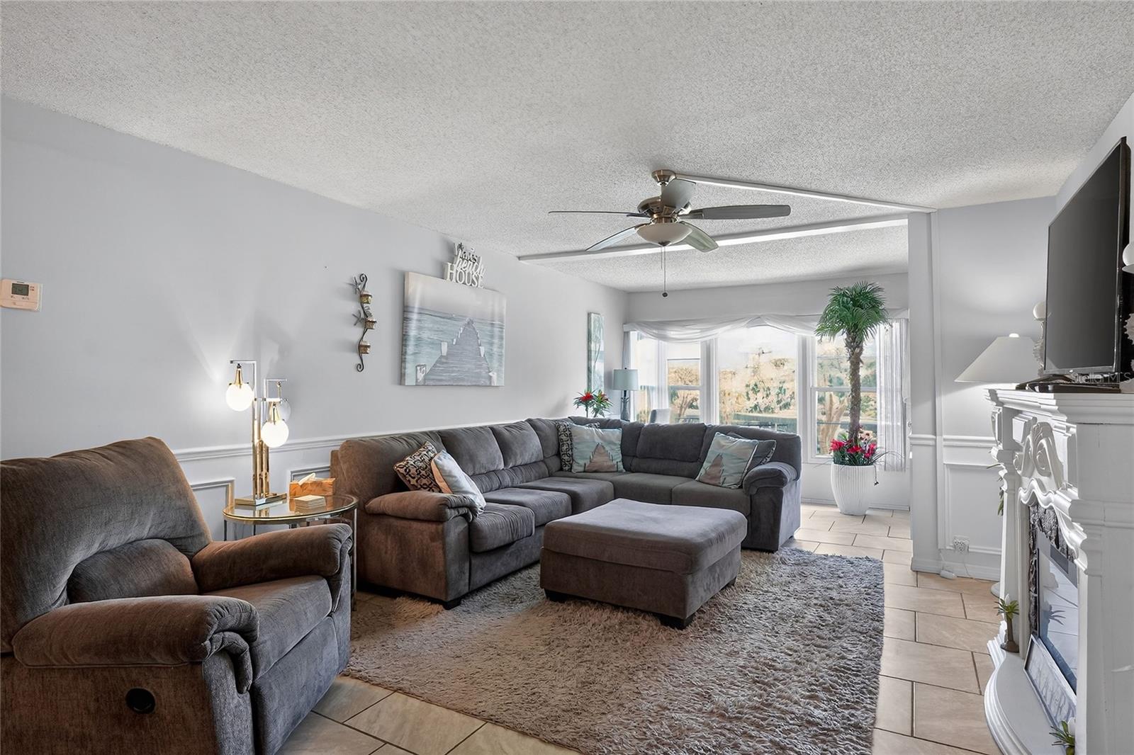 Image 9 of 43 For 333 Lake Howard Drive Nw 203c