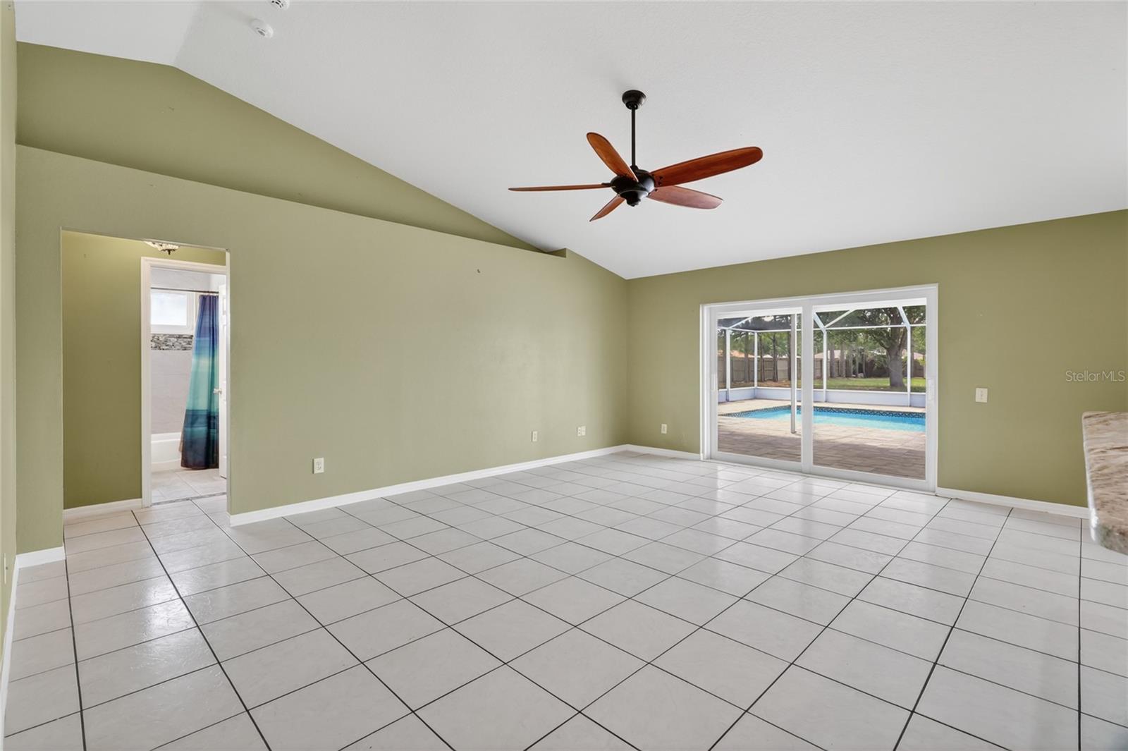 Image 13 of 48 For 12119 Colonial Estates Lane