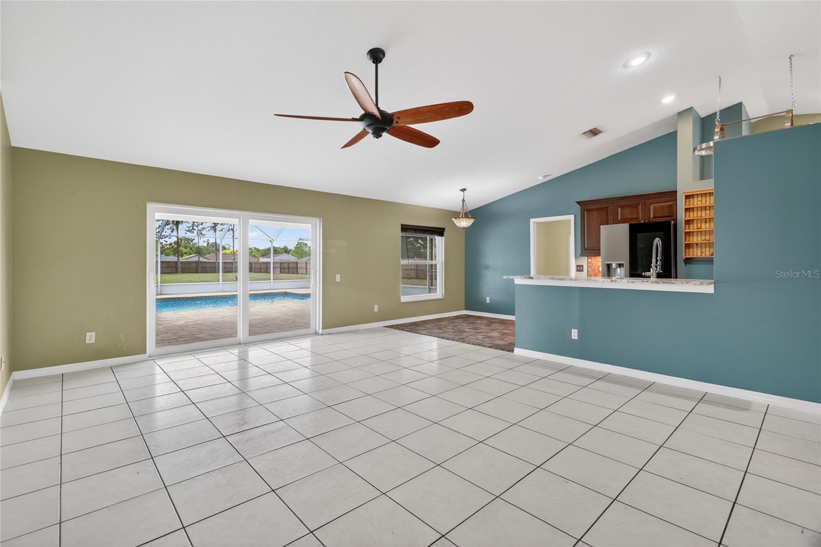 Image 14 of 48 For 12119 Colonial Estates Lane