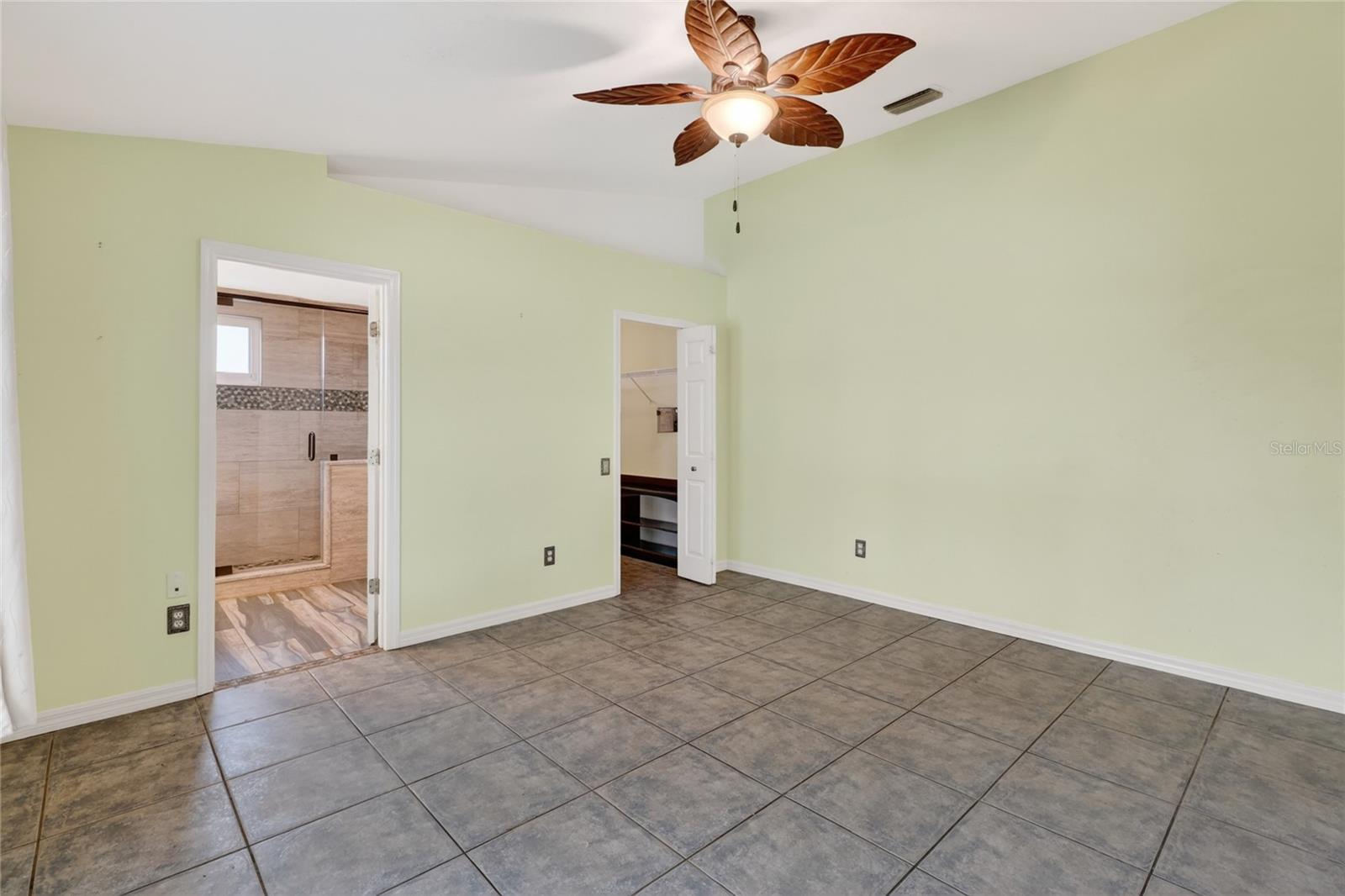 Image 23 of 48 For 12119 Colonial Estates Lane
