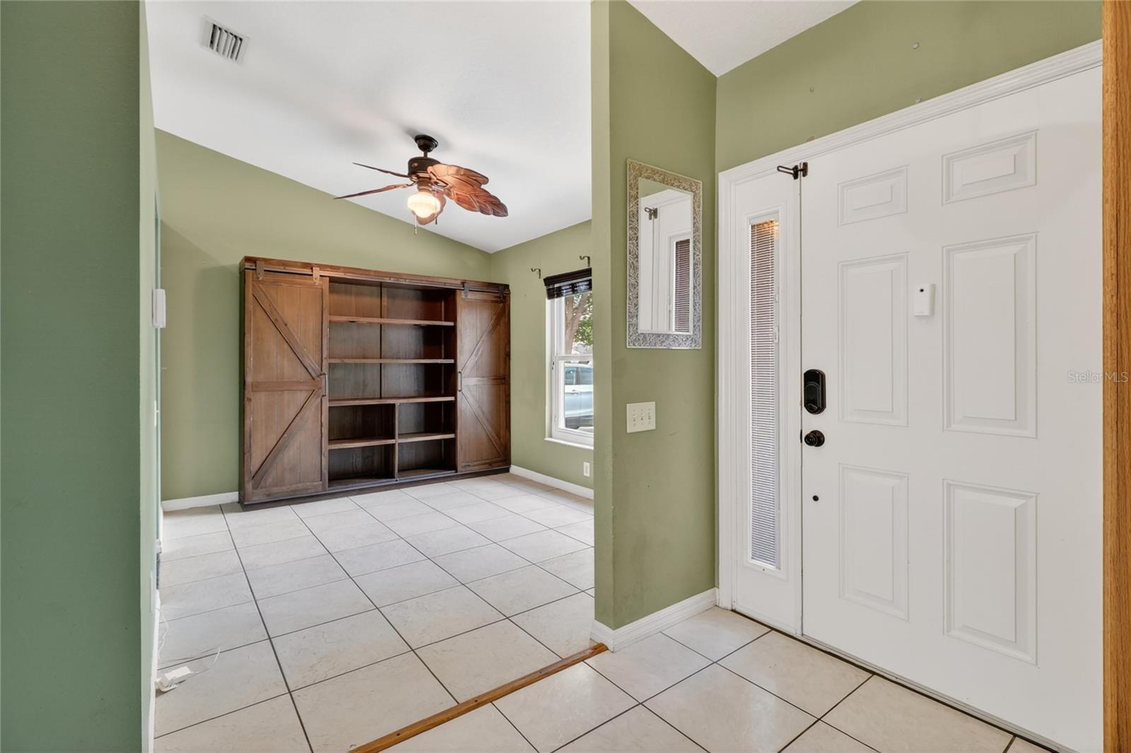 Image 6 of 48 For 12119 Colonial Estates Lane