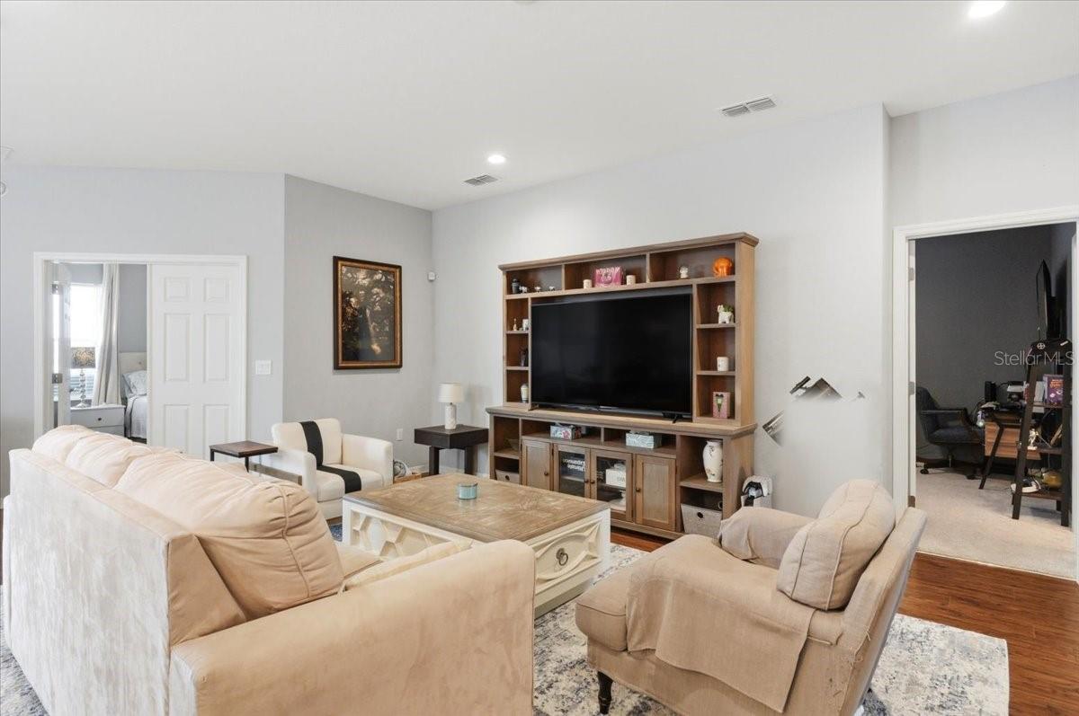 Image 9 of 55 For 3615 Peregrine Way