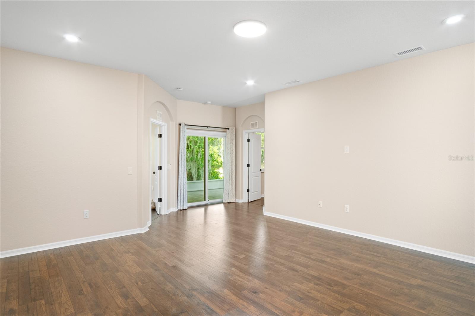 Image 17 of 40 For 6246 Silver Leaf Lane